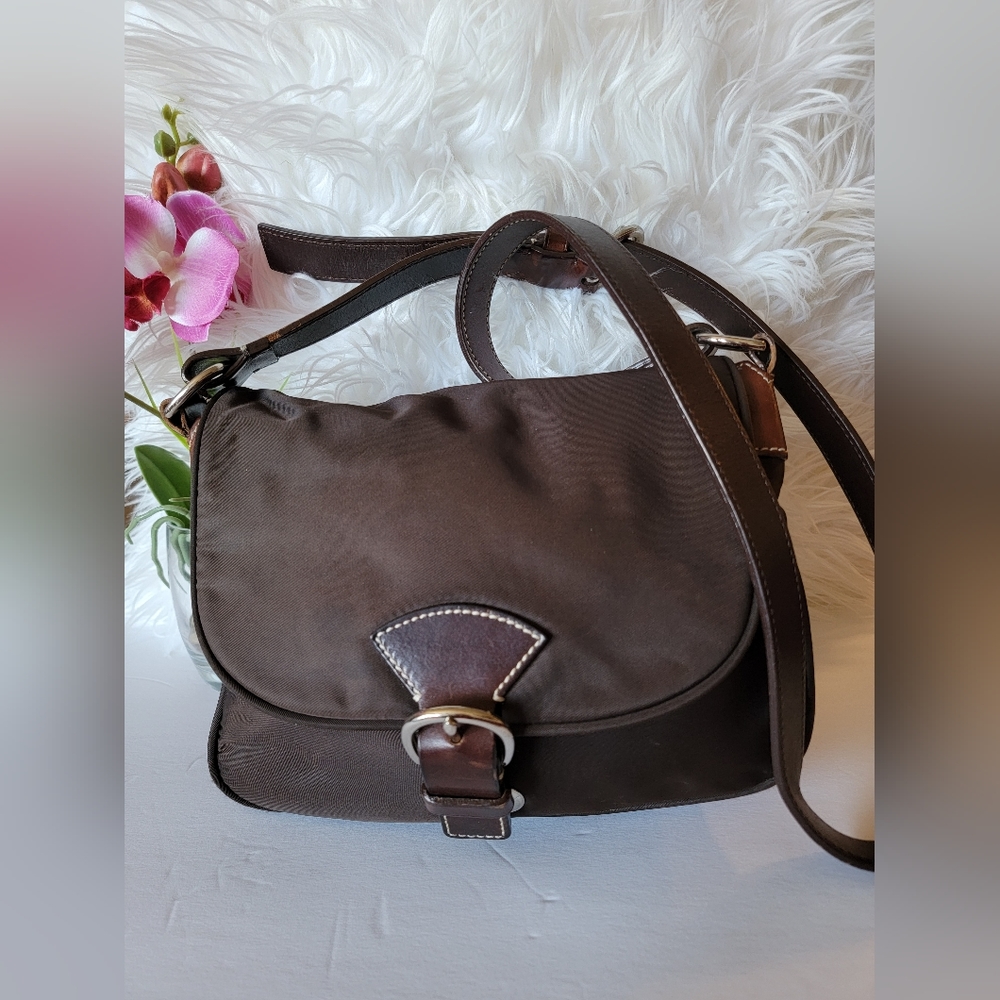 EUC DOONEY & BOURKE Brown Nylon Leather WAYFARER Shoulder Bag PURSE Buckle